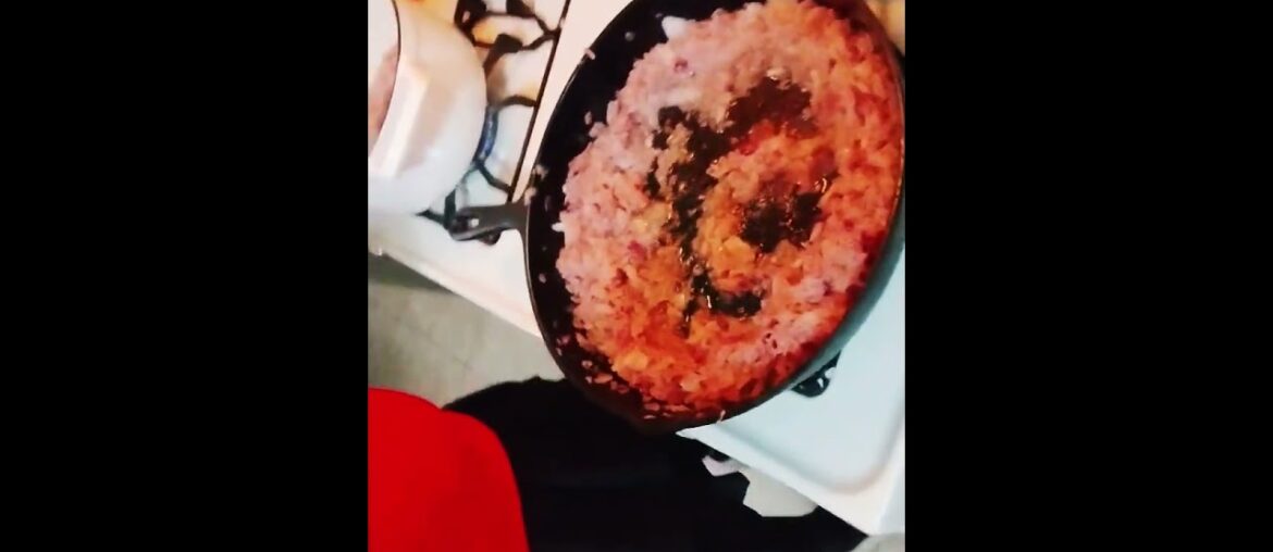 Making french onion 🧅 soup