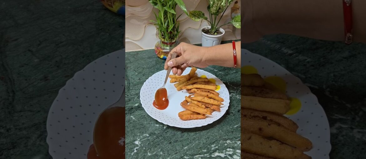 Crispy Suji ke Fries /Suji French Fries 🍟#shorts #ytshorts#snacks#rawakesnacks#sujialookanashta .