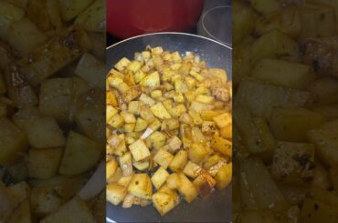 Fried seasoned potatoes #cookingchannel #foodie #keepgrinding