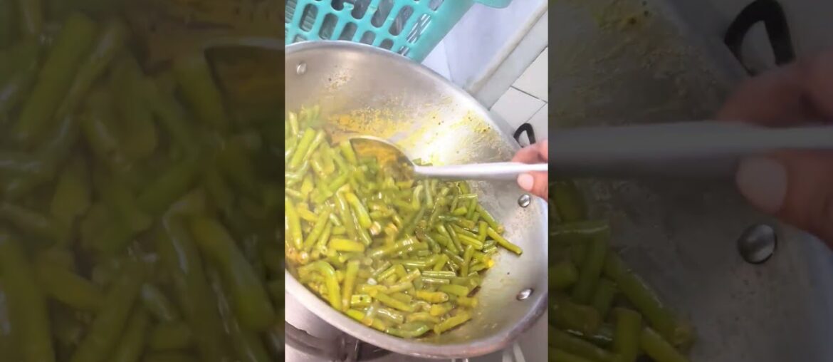 French Beans Ki sukhi sabji 😋😋 #songlyrics #youtubeshorts #beansrecipes