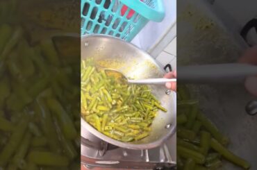 French Beans Ki sukhi sabji 😋😋 #songlyrics #youtubeshorts #beansrecipes