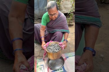 నాన్నమ్మ చేసిన రొయ్యల బిర్యానీ😋|#shorts #prawnsbiryani #recipe #youtubeshorts #villagefood