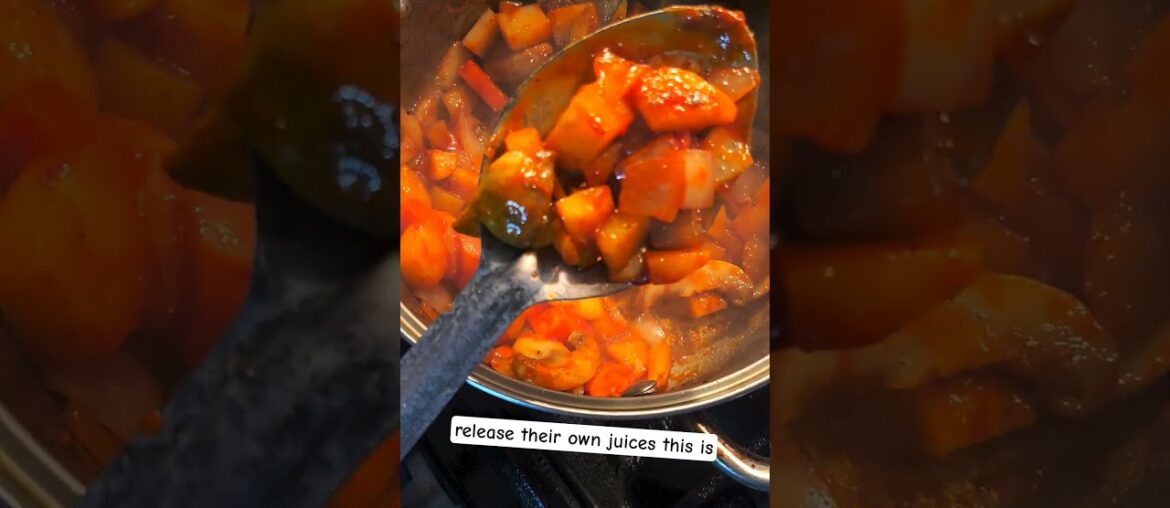 my version of beef bourguignon| sorry for my bad french🙈 #cookingwithmayarí #souprecipe my version of beef bourguignon| sorry for my bad french🙈 #cookingwithmayarí #souprecipe