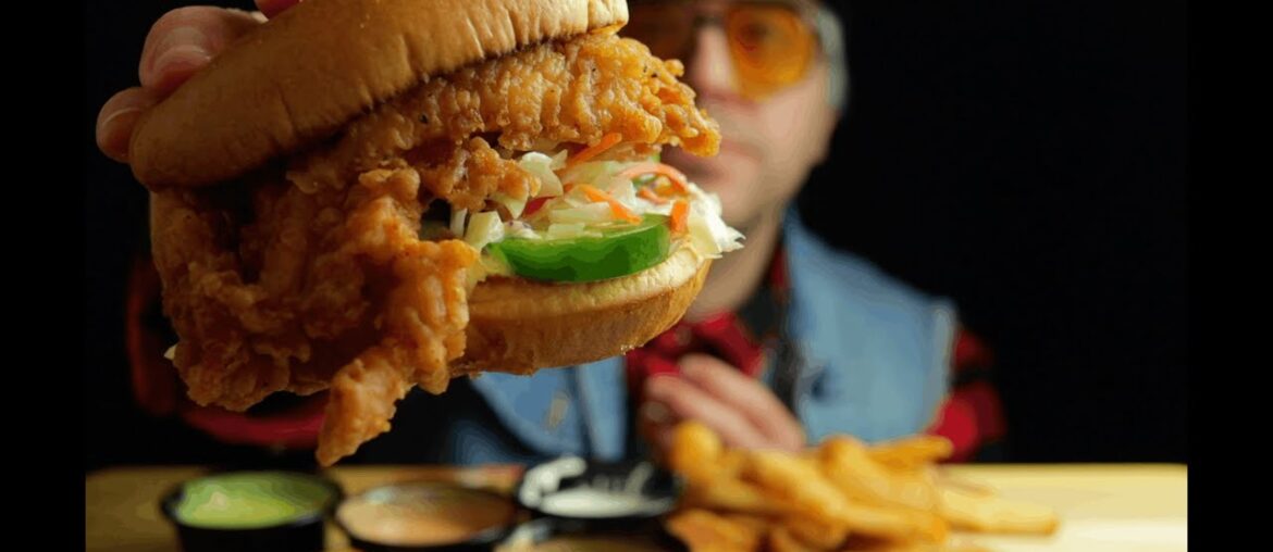 ASMR | Mukbang | Red Robin Hot Honey Crispy Chicken Sandwich Fried Pickles And Streak Fries