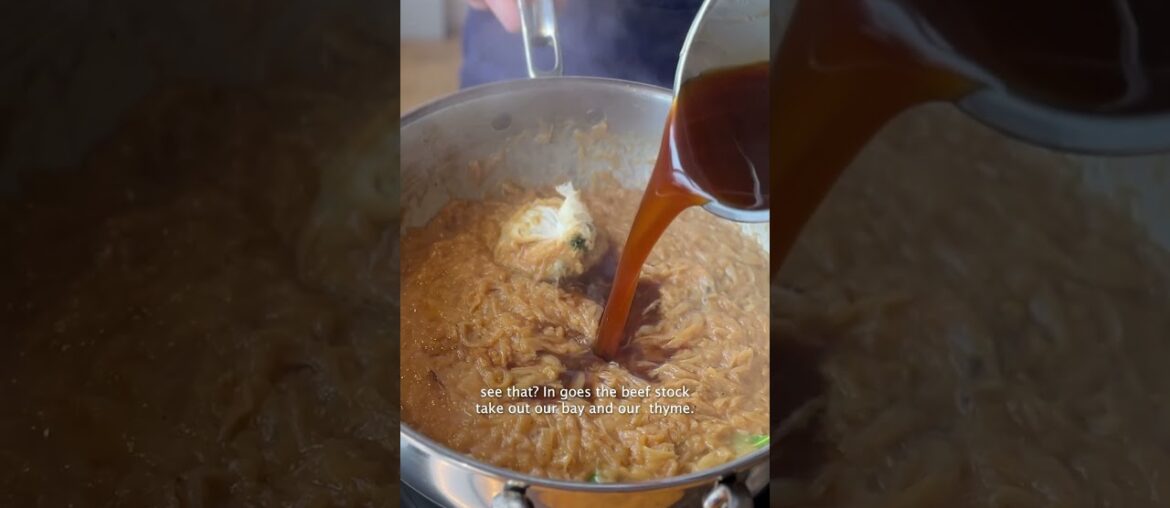 Classic French Onion Soup #cooking  #chef #frenchonionsoup