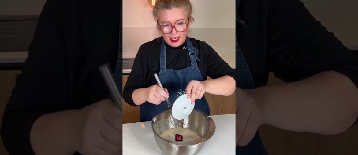 ¿Por qué tamizar la harina y añadir mantequilla fría?. Evita los grumos en tu bizcocho 🍞🍎 #bizcocho