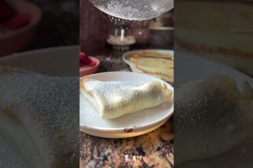 FRENCH CREPES WITH NUTELLA WND STRAWBERRIES