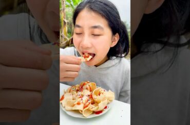 Do you know how to eat these chips the right way? 😎😁❤️🍫 | How to eat them the right way |