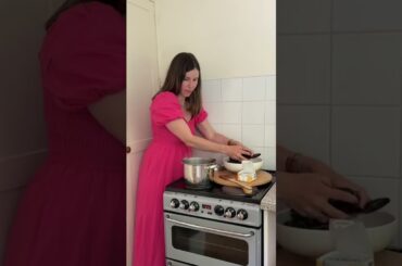 ad 🦪 RECIPE 🦪 Host like a French - Moules Frites à la Boursin.