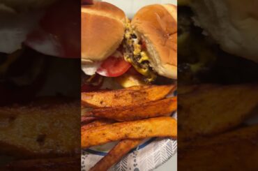 #dinner #burgerandfries #foodie #fyb #shorts #subscribemychannel !!