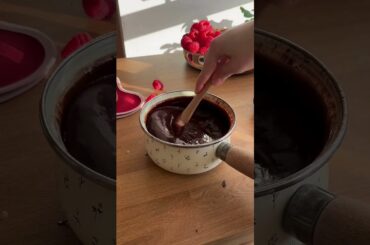 Classic French chocolate mousse, elevated ✨ With St. Dalfour Fruit Spread