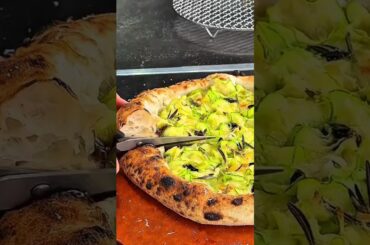 Wow Your Friends with the amazing Pizza! 🍕🔥 #shorts #pizzaparty #gourmet