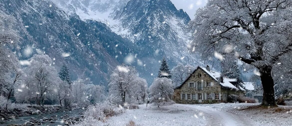 COLDEST WALK IN FRANCE 🇫🇷 — FREEZING CHAMONIX MONT BLANC | 4K HDR 60fps