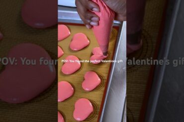 Combine hearts French macarons and you have yourself the perfect Valentine’s gift #chennai #desserts