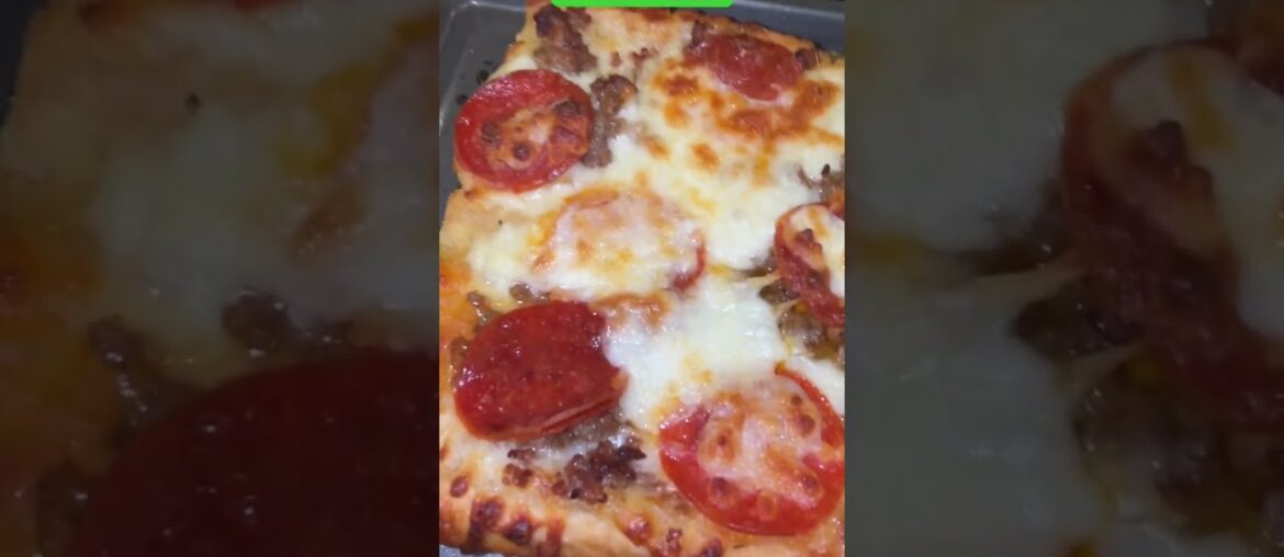 This Homemade French Bread Sausage & Pepperoni Pizza is Everything 🔥 #food #pizza #frenchbreadpizza