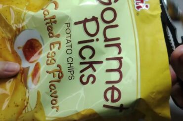 OISHI GOURMET PICKS POTATO CHIPS SALTED EGG FLAVOR
