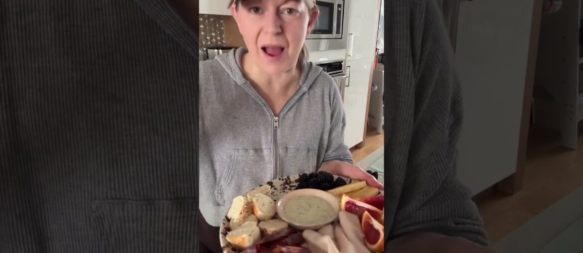 Farmer’s Market-Inspired Snack Plate Farmer's Market-Inspired Snack Plate