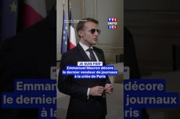 Emmanuel Macron décore le dernier vendeur de journaux à la criée de Paris｜TF1 INFO
