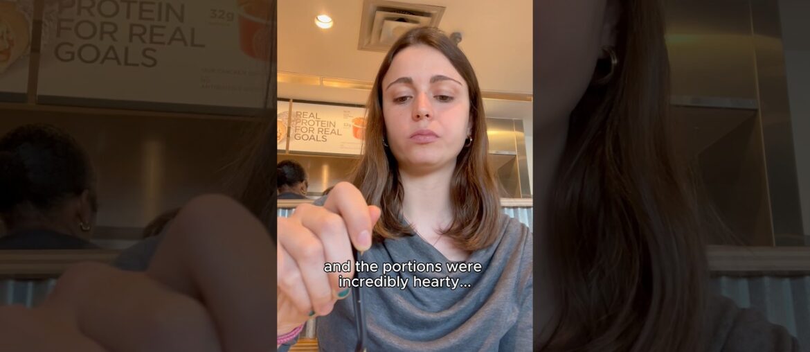 Trying American foods as a European PART 2 #chipotle #usa #foodie #mexicanfood