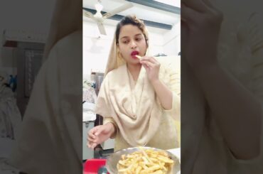 Ghar par hi banaye French fries 🍟#shortvideo #minivlog #sarfrazandnisha