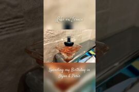 La vie à la française… good food, wine, cafés. My soul feels at peace here. 🍷🇫🇷 #france #perfume