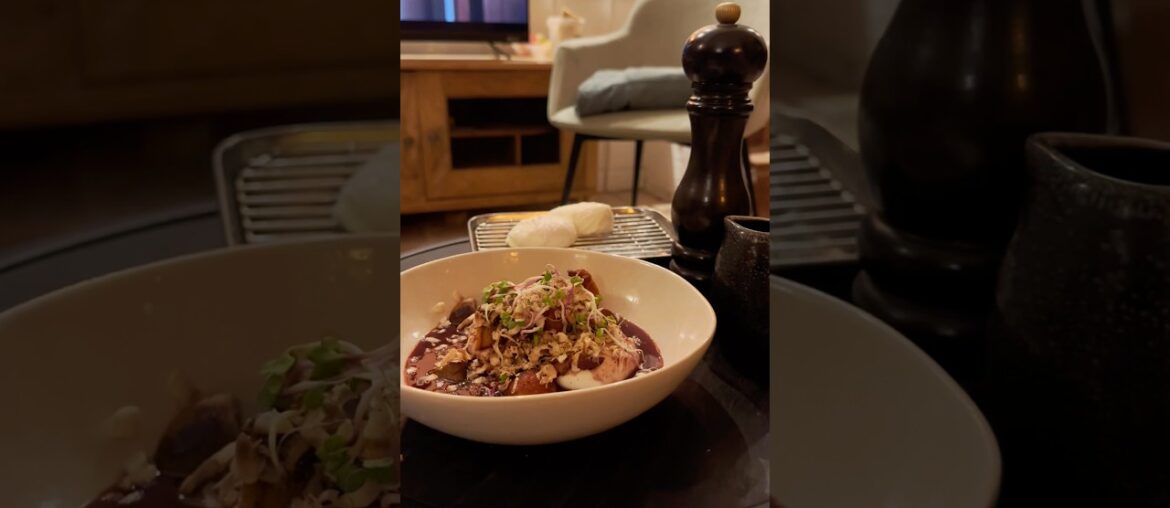 French Eggs in Red Wine 🇫🇷 | The Dish You’ve Never Heard Of (Œufs en Meurette)