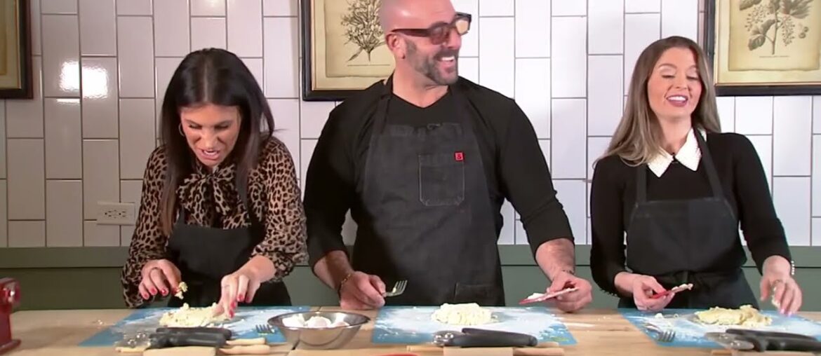 Aunt Jake’s Pasta Experience teaches you how to make a gourmet meal Aunt Jake's Pasta Experience teaches you how to make a gourmet meal