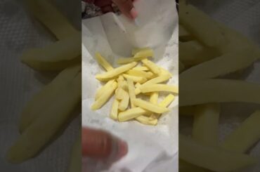 French Fries 🍟 in air fryer ❤️#viralvideo #viralshorts #viral #frenchfries