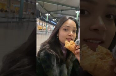 French Croissant VS Netherlands Croissant 🥐🥐🥐🥐  #exploremore #europetrip #croissant