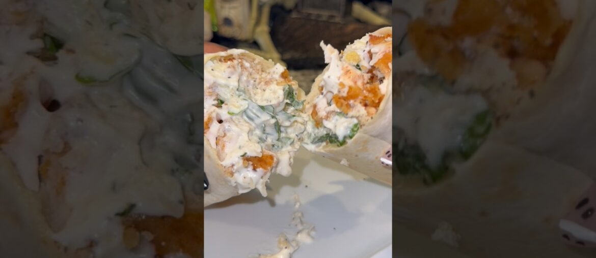 🗣️the HOMEMADE CHIPS🔥 #chicken #chickencaesarwrap #caesarsalad #lunch #foodie