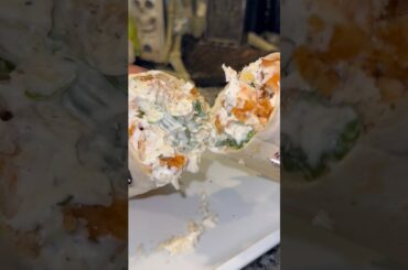 🗣️the HOMEMADE CHIPS🔥 #chicken #chickencaesarwrap #caesarsalad #lunch #foodie