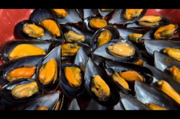 Oven-Baked Mussels with Camembert Cheese – Quick & Creamy Seafood 2-Minute Recipe