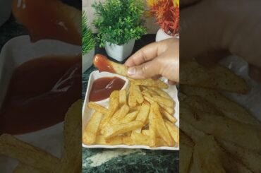 बच्चों की फेवरेट french fries 🍟 bnay Ghar par vo v 10 mint me#shorts #food #recipe #cooking #foodie😋