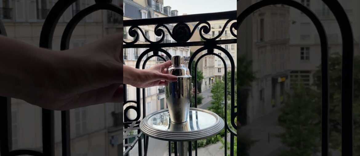 Making a French 75 in Paris 🍋🥂🍾🇫🇷 #cocktails #recipe #recipes #drink #paris Making a French 75 in Paris 🍋🥂🍾🇫🇷 #cocktails #recipe #recipes #drink #paris