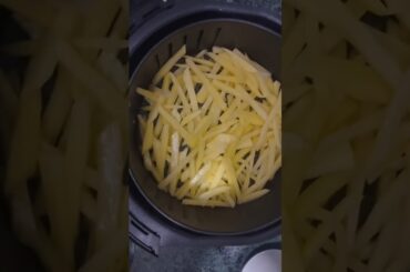 Crispy French Fries Recipe at Home#cbum #crezyteam #lyricalvideo #foodshorts #editshorts