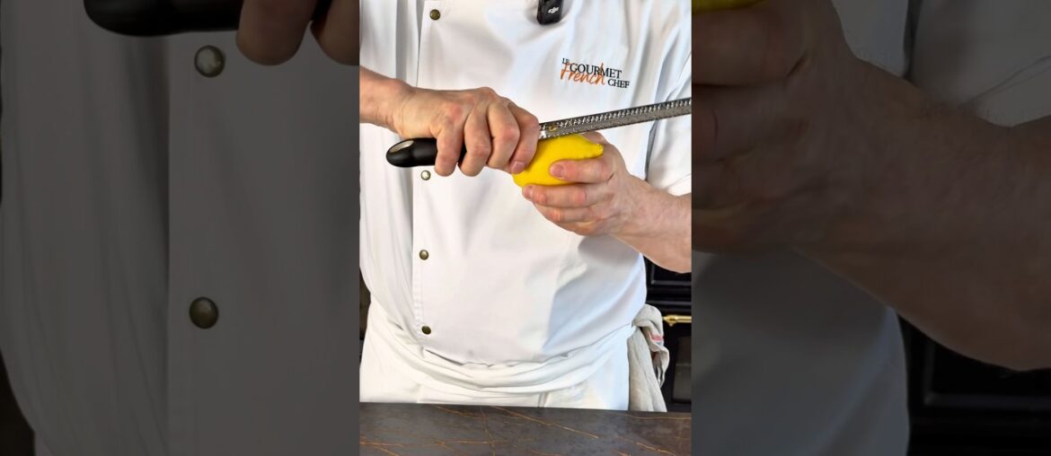 Zesting like a pro starts with the right technique ✨🍋 Zesting like a pro starts with the right technique ✨🍋