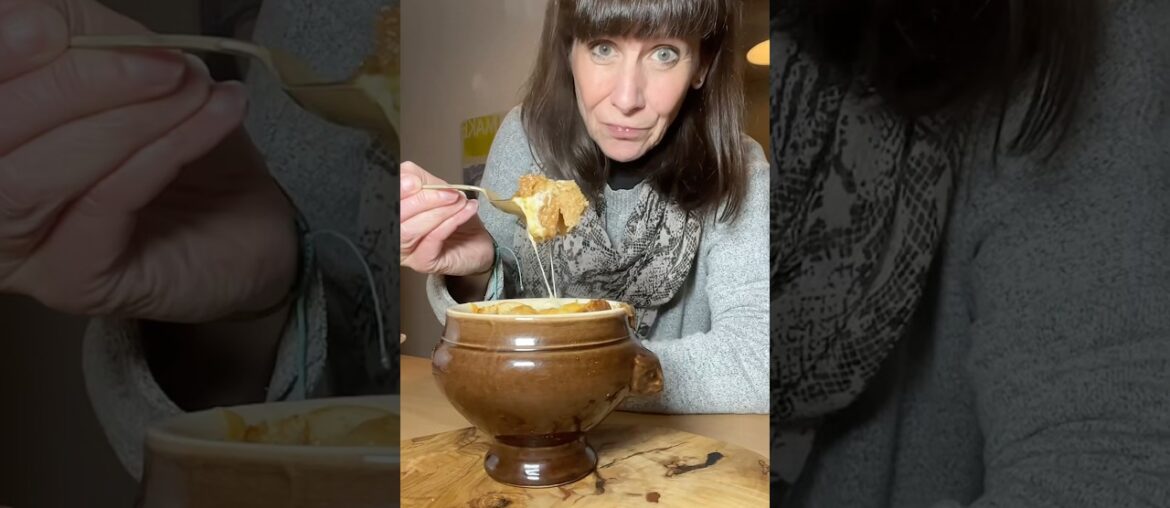 FRENCH ONION SOUL WITH RACLETTE