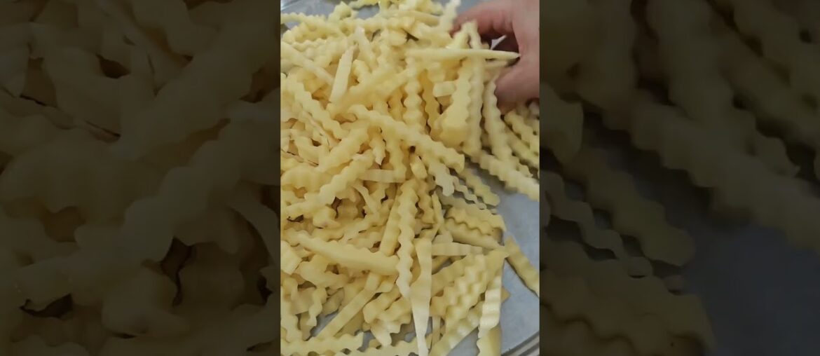 Crispy tasty Peri Peri French 🍟Fries Recipe #shorts #shortvideo #subscribe #iftarrecipe #iftar
