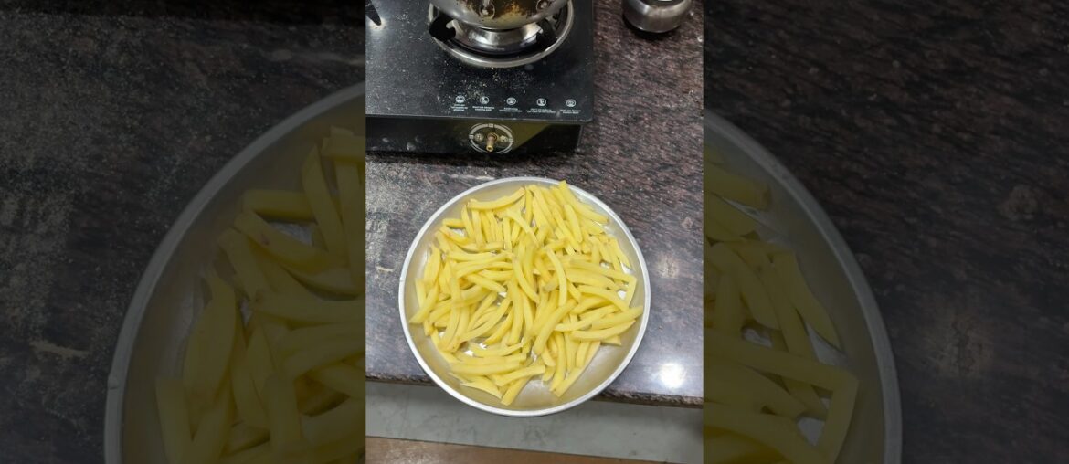 French fries recipe at home🔥❤️💯 #foodie #shortvideo #viralshorts #youtubeshort #recipe #trending