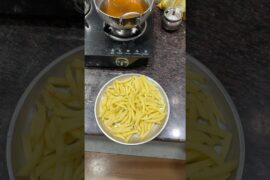 French fries recipe at home🔥❤️💯 #foodie #shortvideo #viralshorts #youtubeshort #recipe #trending