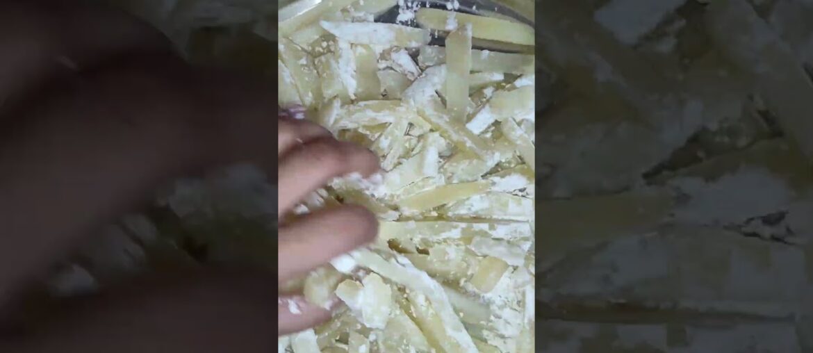 making a french fries #cooking #french fries #recipe #aalu #all my raspberry