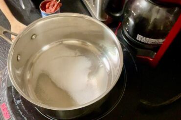 Tutorial: the perfect wine reduction explained in a few easy & simple steps for a perfect sauce!