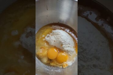 Crepes dough #chandeleur #crepes #french #youtubeshorts #ytshorts #pastry #paris