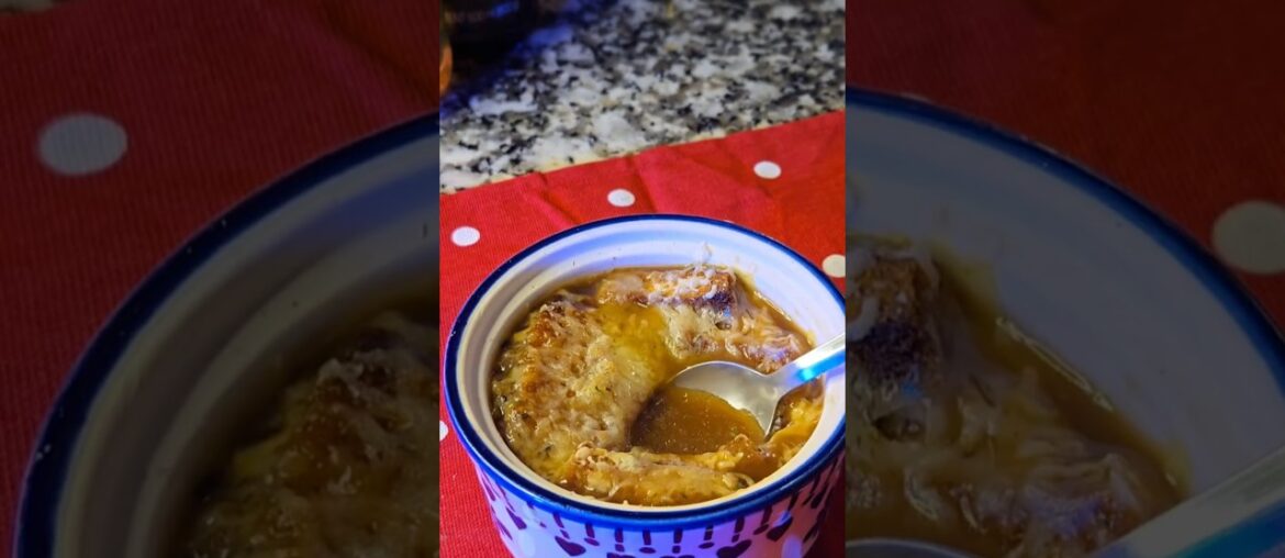 Quite hours: Warm Cozy french onion soup #food #cooking Quite hours: Warm Cozy french onion soup #food #cooking