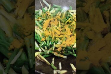 aalu aur French bean ka bhujiya #healthy food #trendingshort #shortsfeed #cooking #healthybreakefast