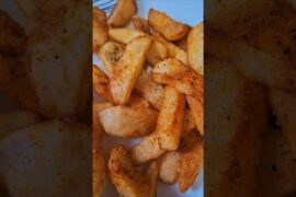 French fries 🍟 😋 #recipe #crispy #holispecial #holi #snacksforholi #snacks