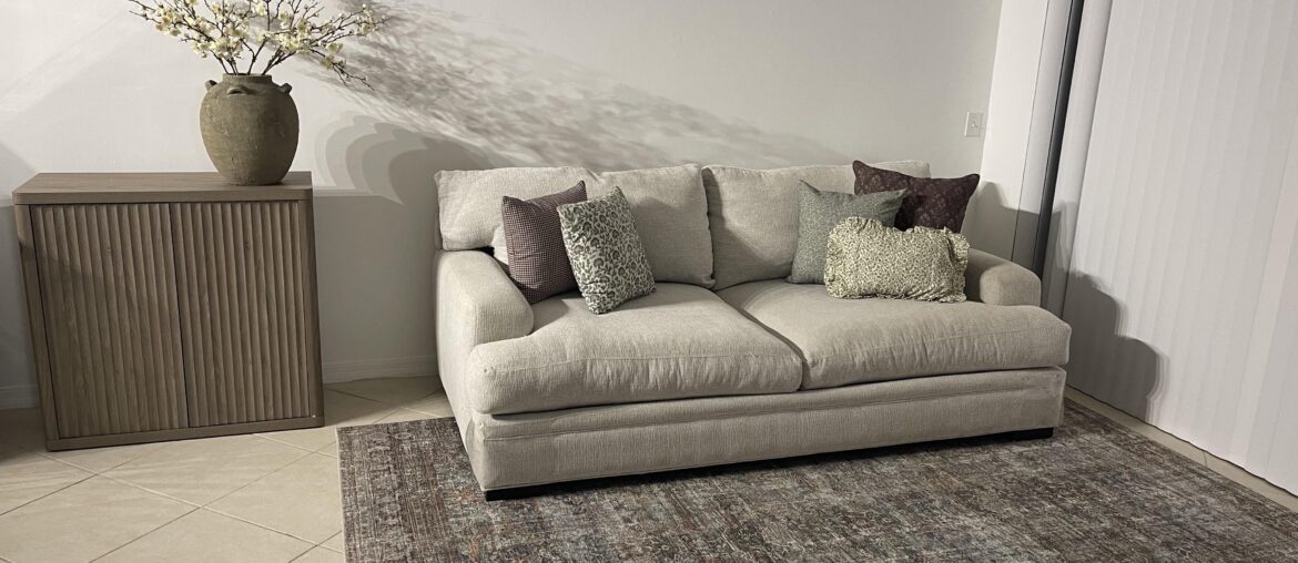 What color/ style coffee table should I put in my small living room?