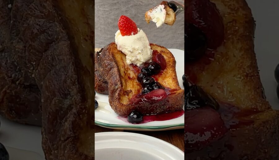 Irresistible French Toast 😍🫐🍓