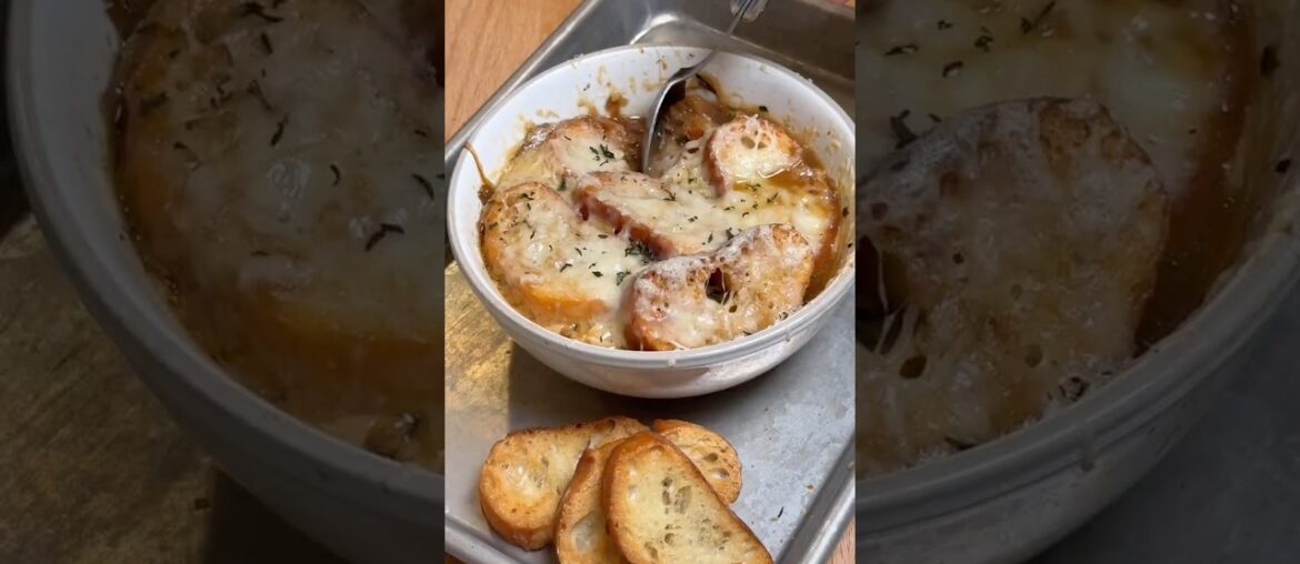 French Onion Soup 🧅 🥖