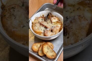 French Onion Soup 🧅 🥖